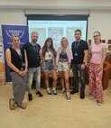 Sestry Jančové v Hornonitrianskej knižnici (8)